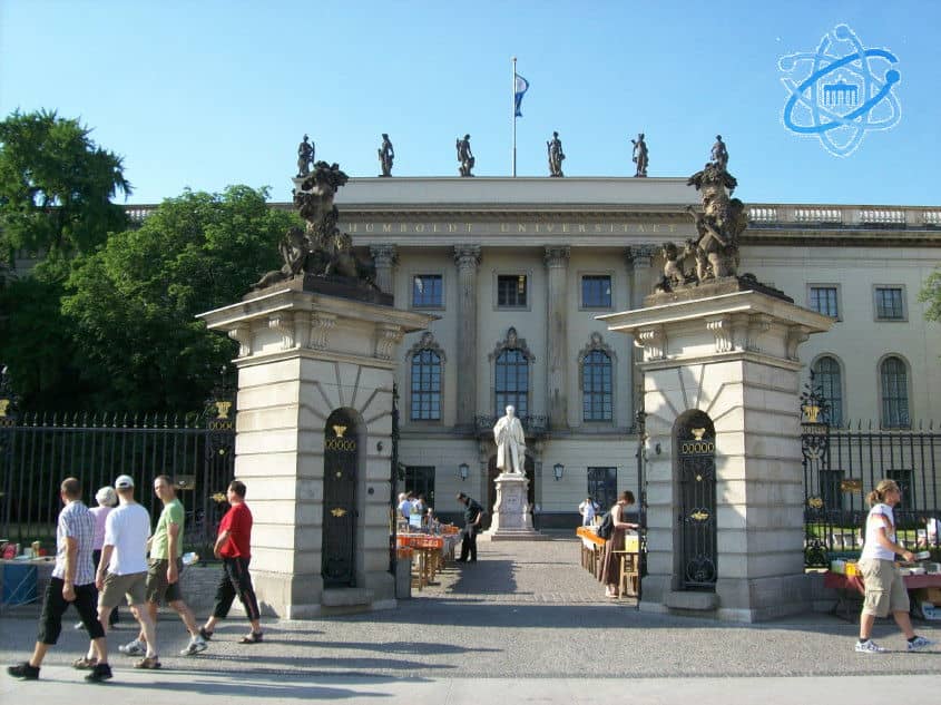 Front_Humboldt_Universität foto Ischias88, wikimedia commons