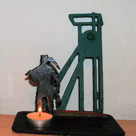 Knappe mit Förderturm